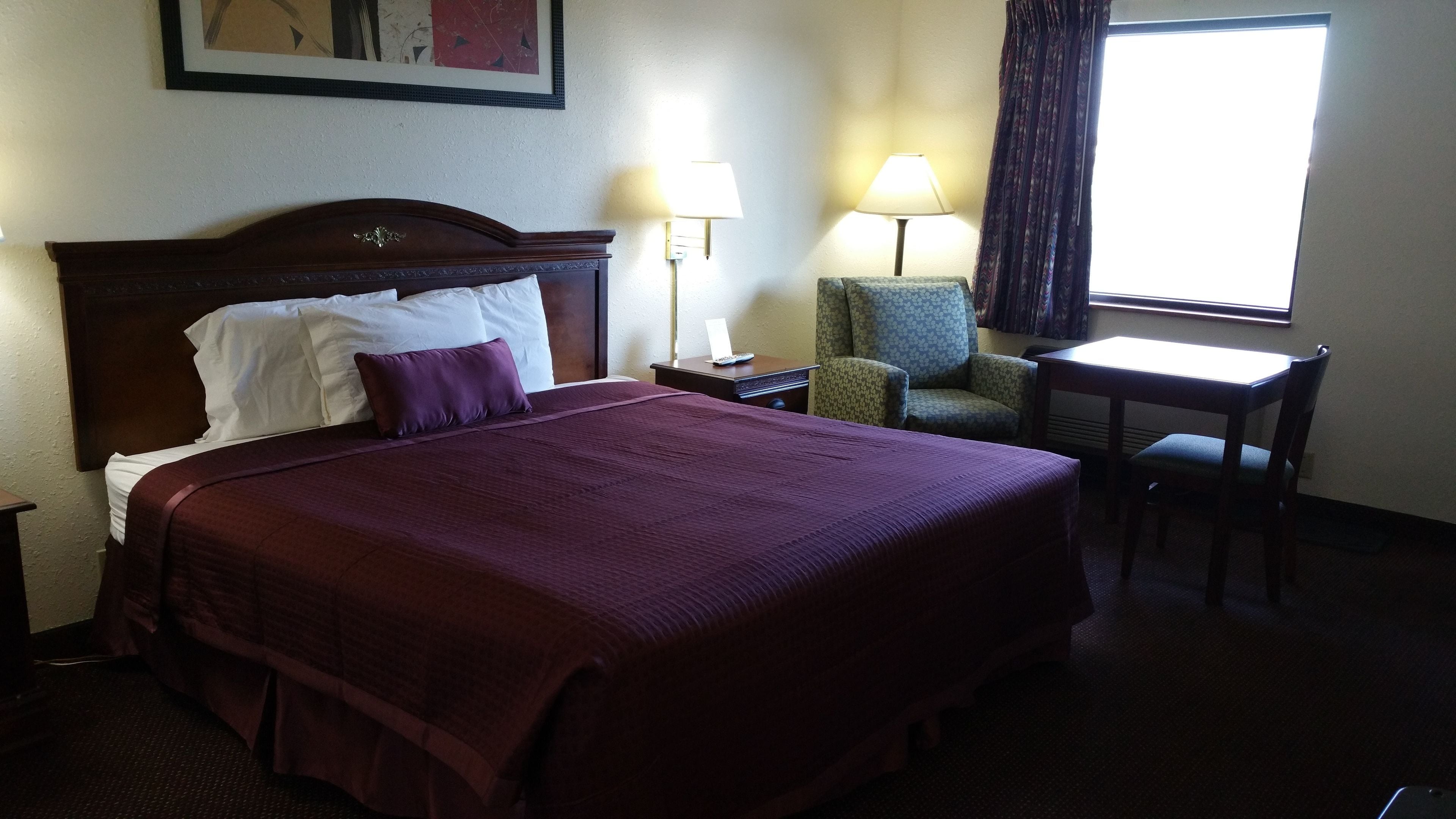 Standardzimmer, 1 King-Bett, Nichtraucher | Schreibtisch, Verdunkelungsvorhänge, schallisolierte Zimmer