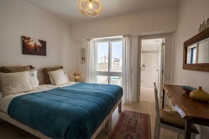 Iron/ironing board - Sandhi House - Yoga & Wellness (Mafra)