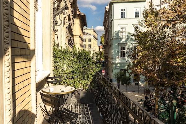 Suite superior, 1 cama de matrimonio grande, balcón | Vistas a la ciudad