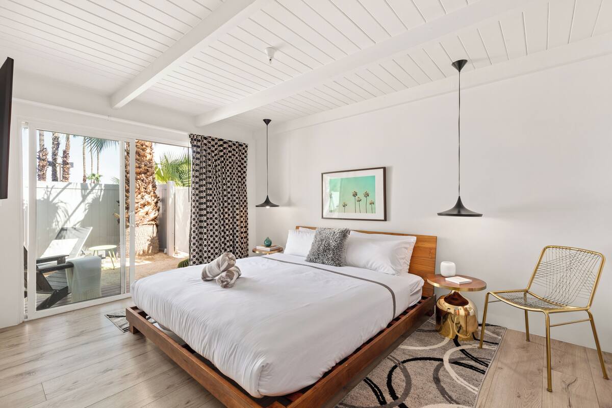 2 Bedroom Premier | Premium bedding, down comforters, pillowtop beds, in-room safe