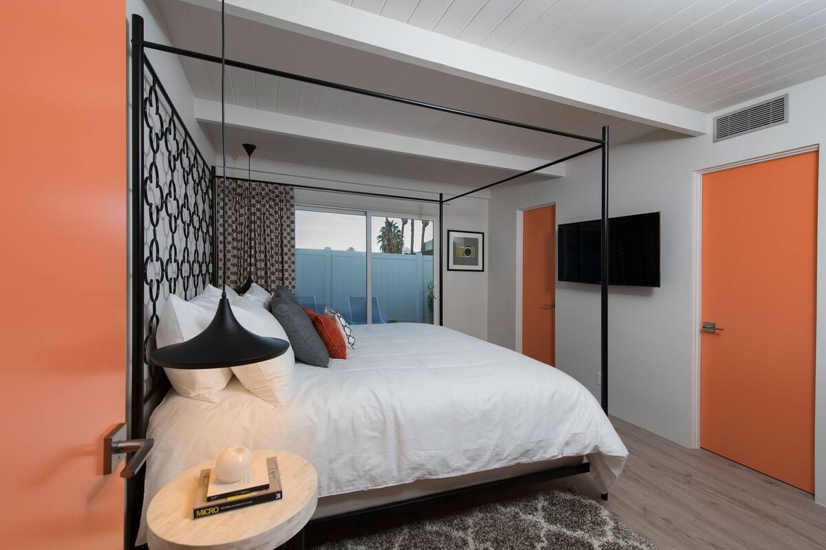 1 Bedroom Deluxe | Premium bedding, down comforters, pillowtop beds, in-room safe