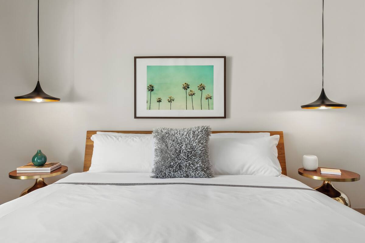 premier suite, 1 bedroom, non smoking | premium bedding, down duvets, pillow-top beds, in-room safe