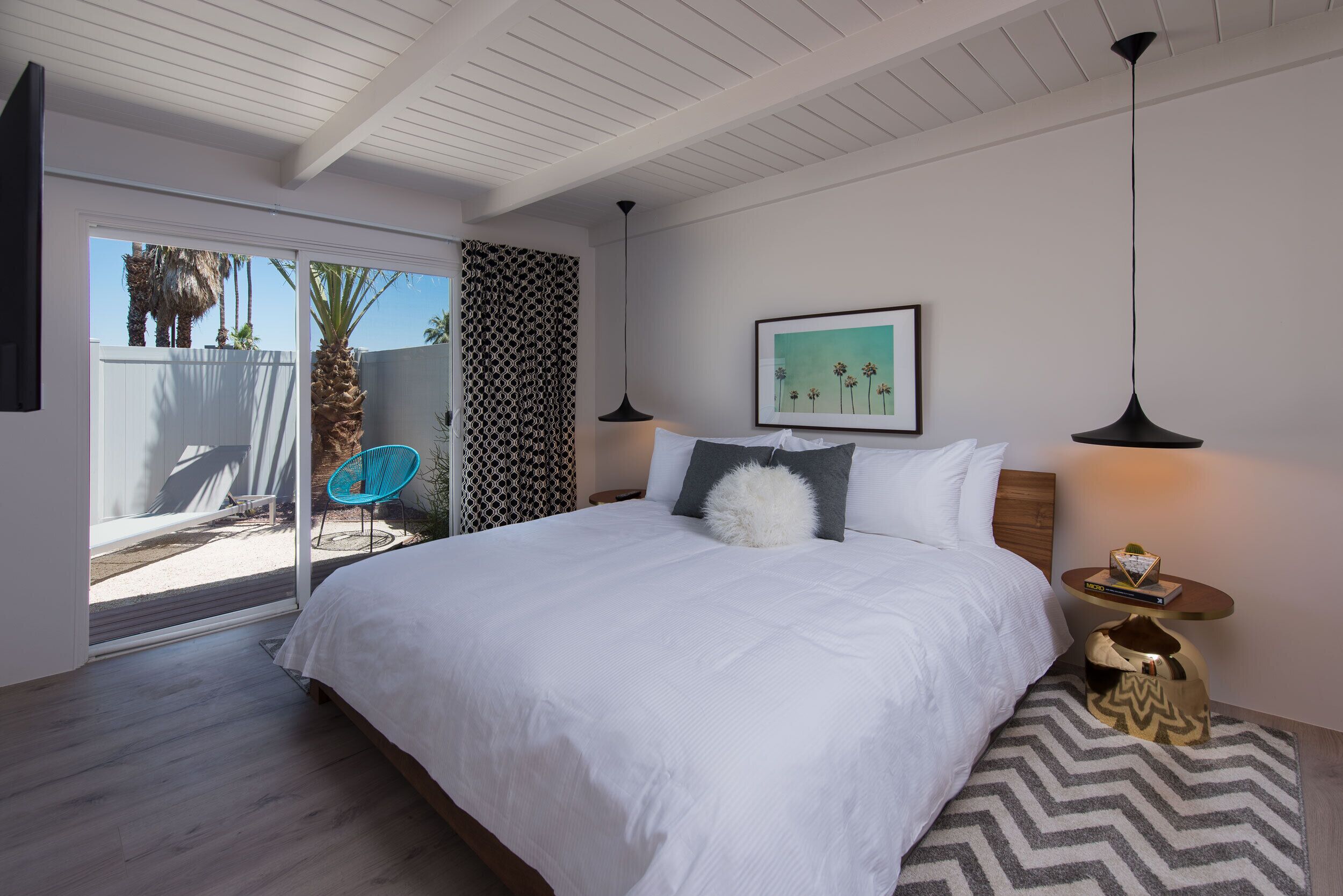 1-BR Deluxe 6 | Premium bedding, down duvets, pillow-top beds, in-room safe