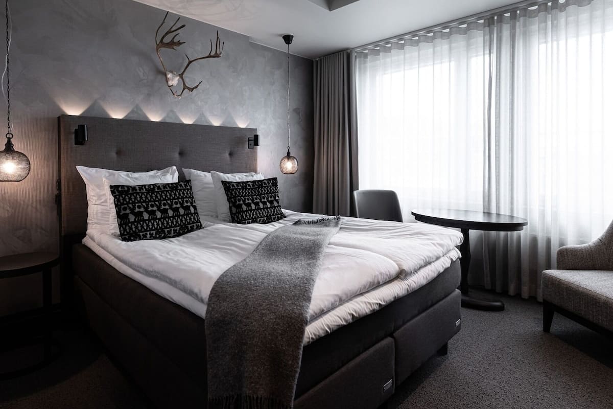 Premium bedding, memory foam beds, minibar, in-room safe