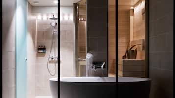 Lapland Suite | Bathroom | Hair dryer, slippers, bidet, heated floors