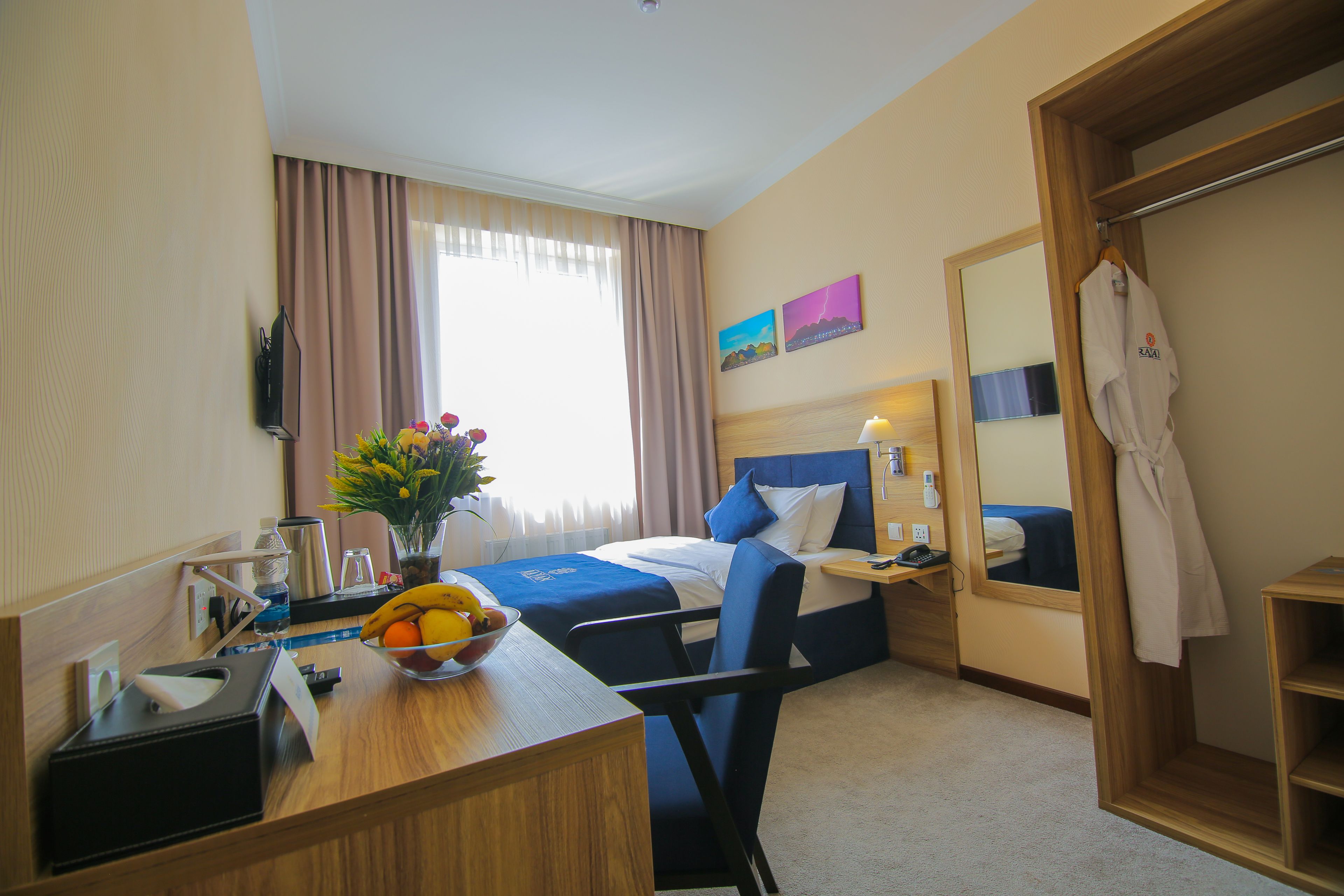 comfort single room | minibar, in-room safe, desk, blackout curtains