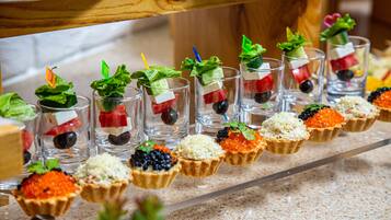 Free daily buffet breakfast