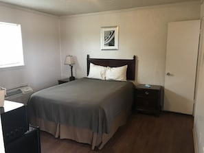 Chambre Simple, 1 grand lit, non-fumeurs | Draps en coton égyptien, literie de qualité supérieure