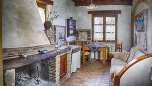 Double Room | Living area | TV - La Vecchia Quercia (Selci)