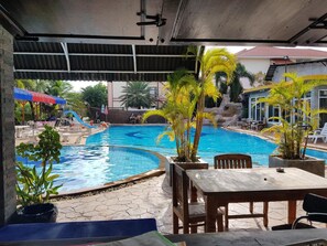 Outdoor pool - Ruysuk Hotel & Swimming Pool (Udon Thani)