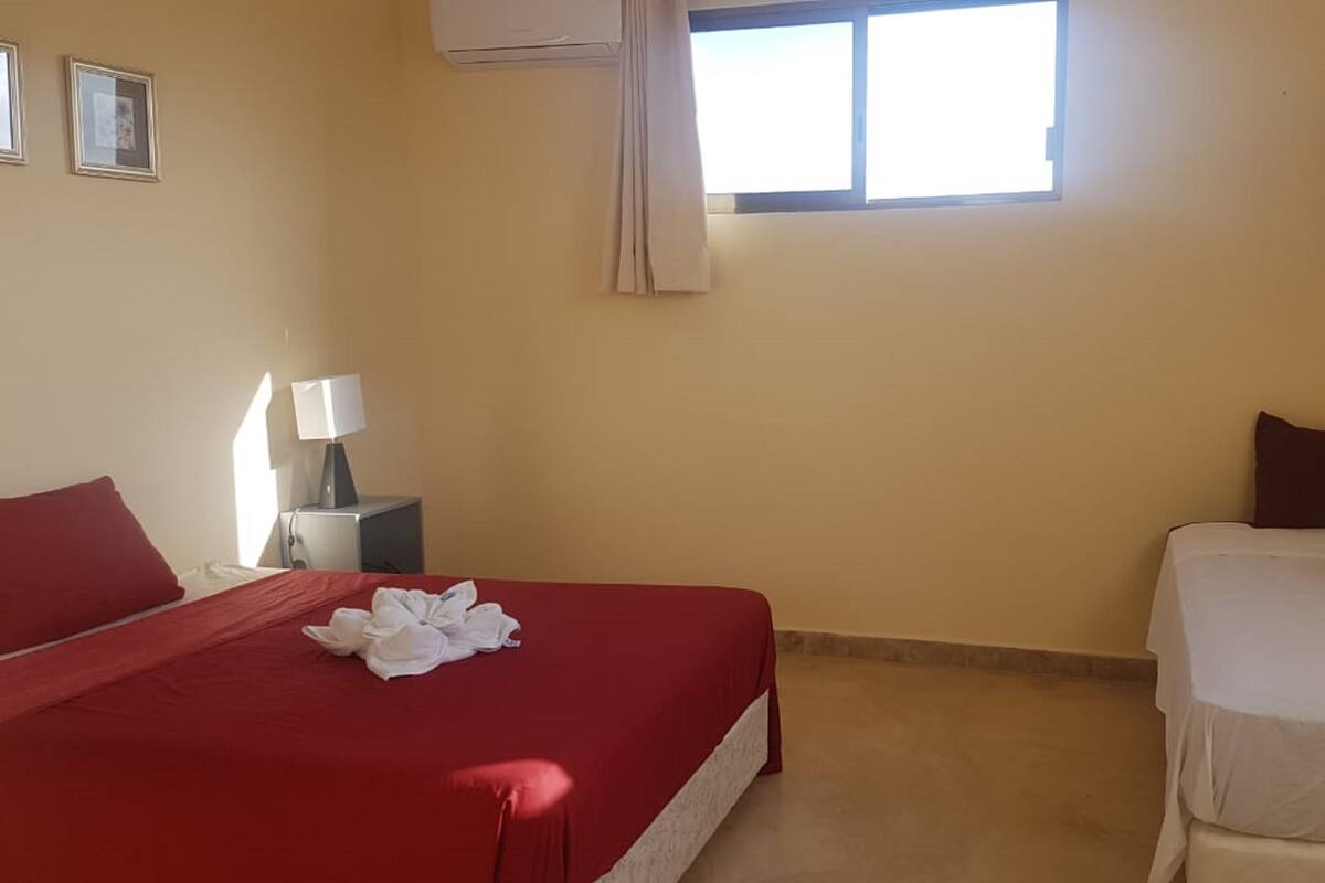 Estudio clásico | Cortinas blackout, wifi gratis, decoración personalizada y ropa de cama