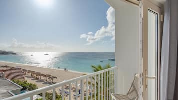 Standaard studio, 1 kingsize bed, niet-roken, keuken | Uitzicht op strand/zee