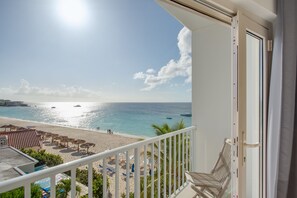 Standaard studio, 1 kingsize bed, niet-roken, keuken | Uitzicht op strand/zee