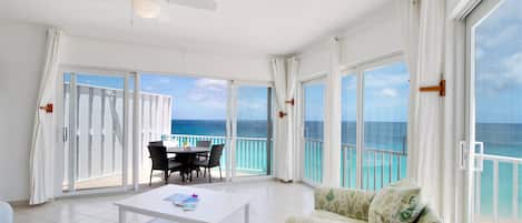 Uitzicht op strand/zee