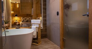 Superior Suite, 1 Double Bed with Sofa bed | Bathroom | Shower, free toiletries, hair dryer, bathrobes