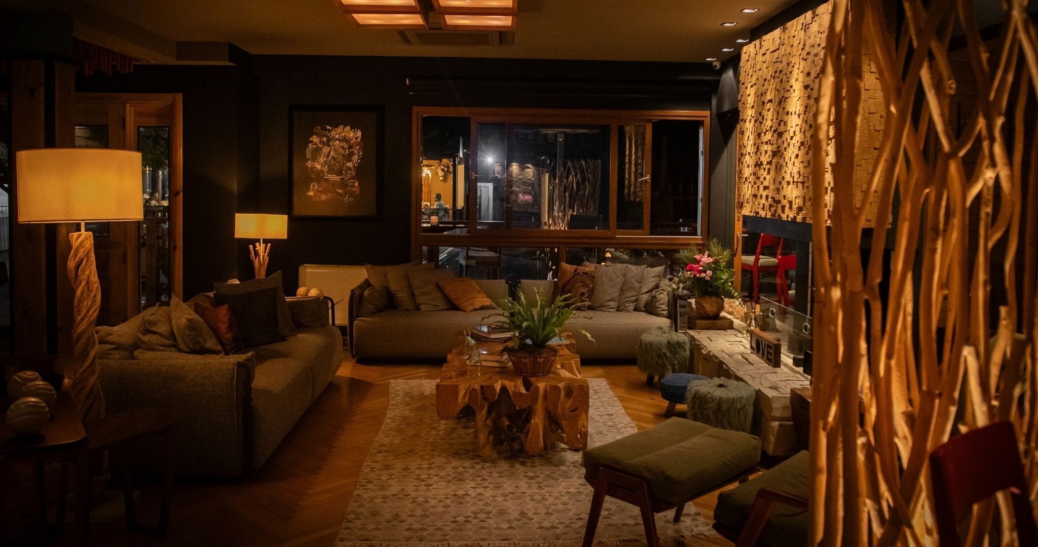 32-inch Smart TV with cable channels, TV