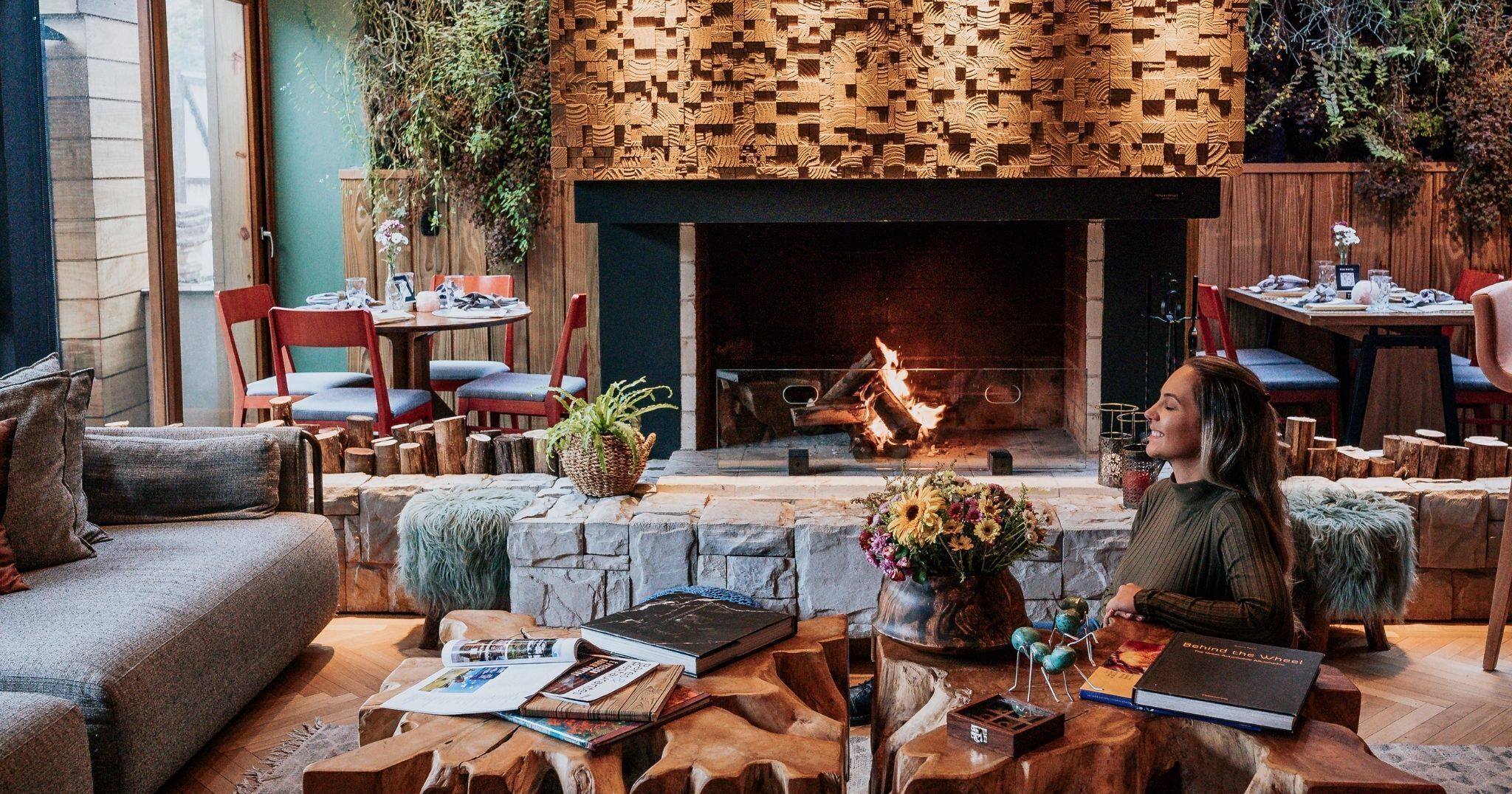 32-inch Smart TV with cable channels, TV