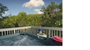 Terrace/patio -  Equinox Inn at Canyon Lake (Canyon Lake)