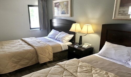 Palace Inn & Suites - Newport News/Jefferson Ave