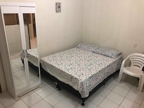 3 bedrooms, individually decorated, free WiFi, bed sheets