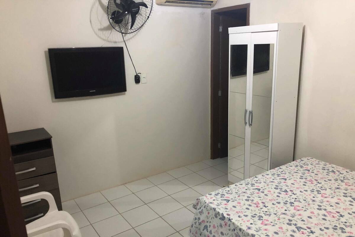 3 bedrooms, individually decorated, free WiFi, bed sheets