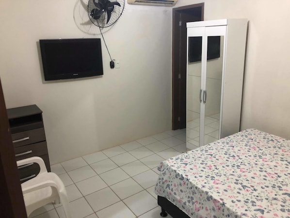 3 bedrooms, individually decorated, free WiFi, bed sheets