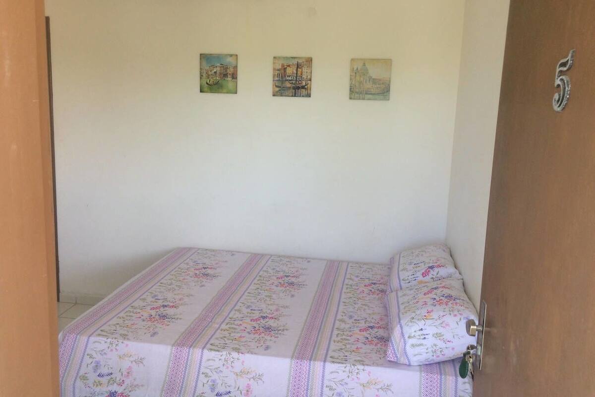 3 bedrooms, individually decorated, free WiFi, bed sheets