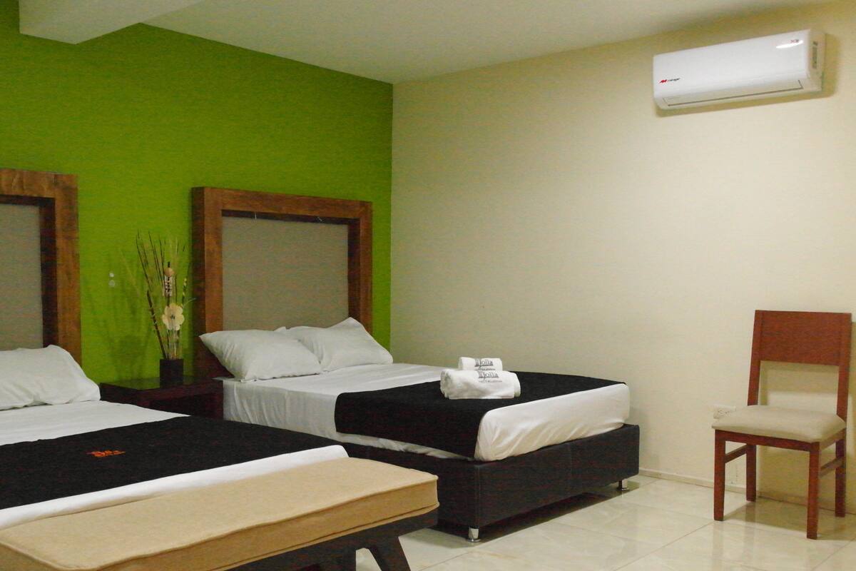 Quarto básico, 1 quarto | Escrivaninha, Wi-Fi de cortesia, roupa de cama