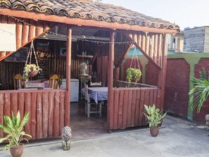 Tägliches kontinentales Frühstück (5 USD pro Person)