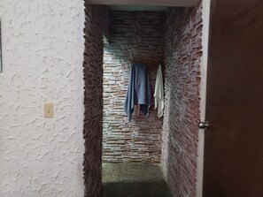 Whirlpool, Regendusche, Designer-Toilettenartikel, Haartrockner