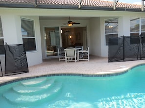 Outdoor pool, sun loungers - Formosa Gardens Pool Homes by Sunny OVH (Kissimmee)