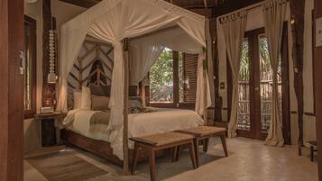 Standard room, Limited view | In-room safe, iron/ironing board (on request), WiFi (free)