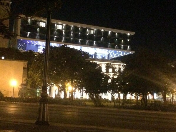 Exterior - Casa Kenis & Martha (Havana)