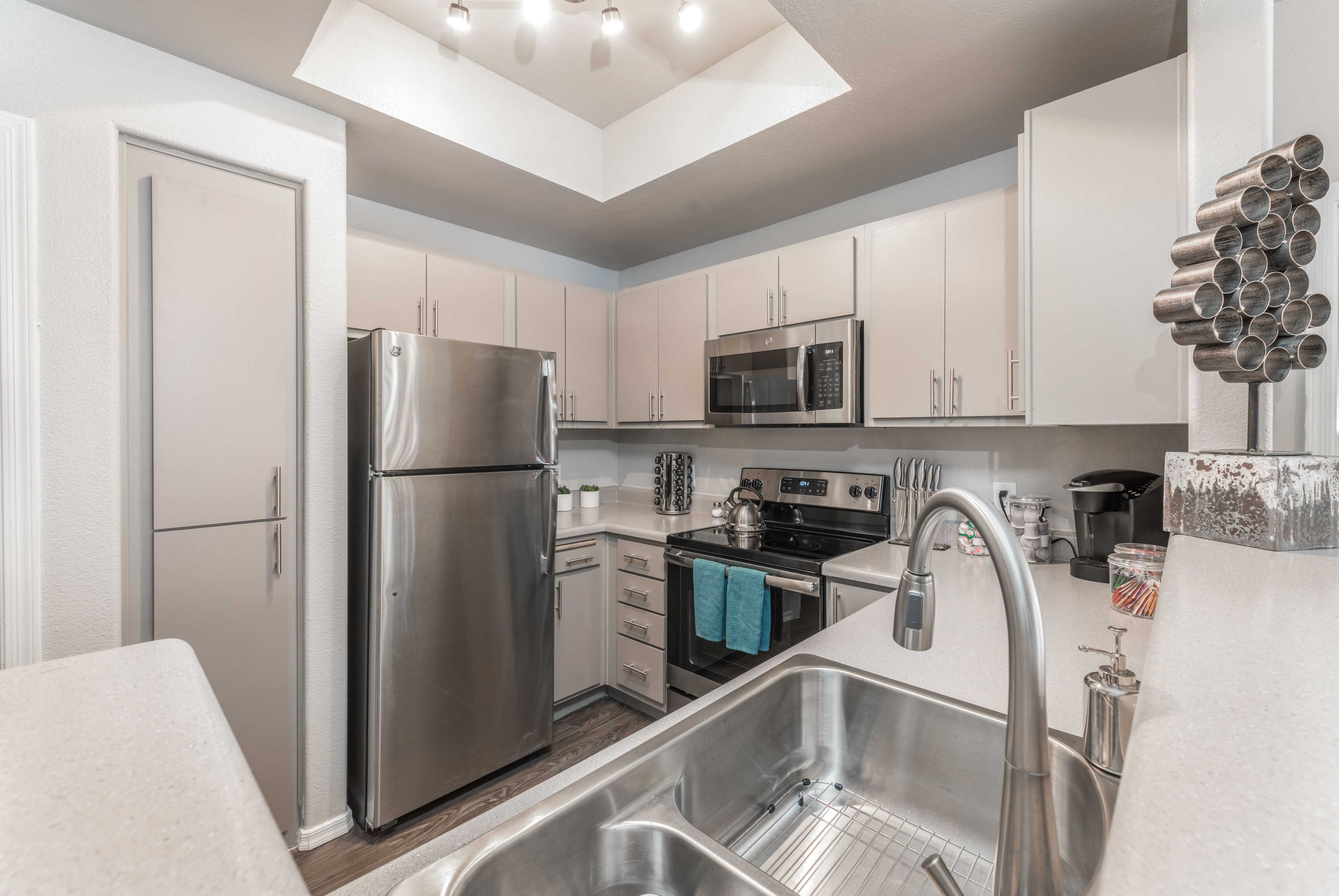 Luxury Condo, 2 Bedrooms, 2 Bathrooms | Private kitchen | Full-size fridge, microwave, oven, stovetop