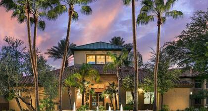 Executive King, Close to TCP and Kierland w Parking 1005