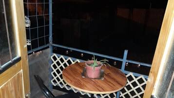 LÀgenhet Comfort - 1 queensize-sÀng - rökare - privat badrum | Terrass/Patio