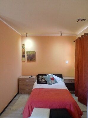 Appartamento Comfort, 1 letto queen, fumatori, bagno privato | 1 camera, una scrivania, ferro/asse da stiro, Wi-Fi gratuito