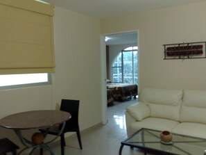 Double Room, Non Smoking | Living area