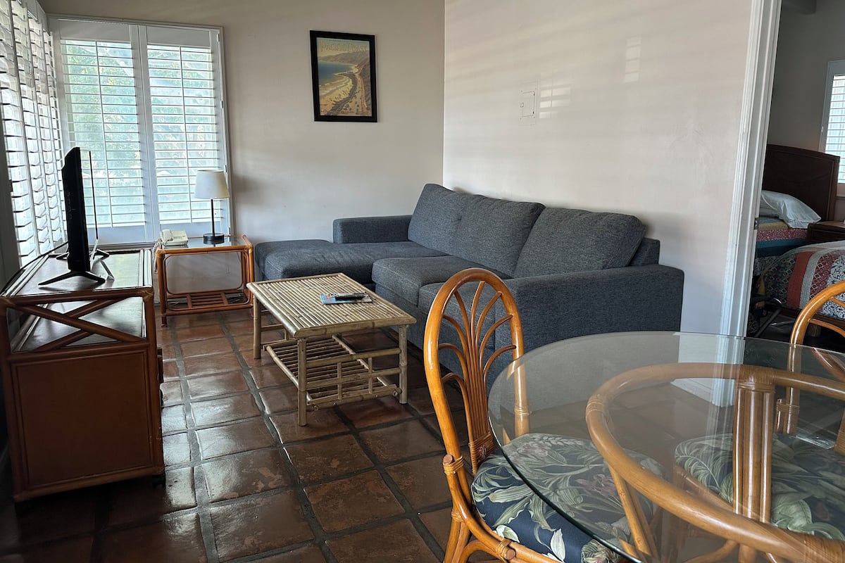 Junior Suite, Multiple Beds, Non Smoking | Living room | Flat-screen TV