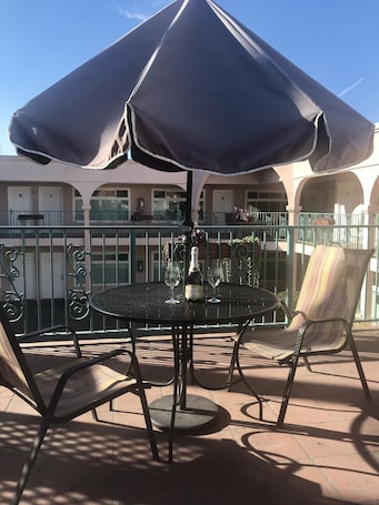 ํ
๋ผ์ค/ํํฐ์ค