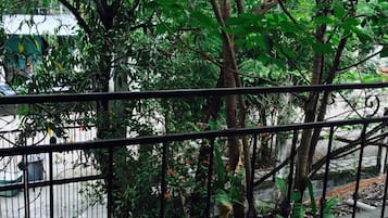 Hiên