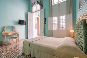 Chambre Double Classique, 1 lit double, non-fumeurs | Literie de qualité supérieure, couette en duvet d'oie, minibar