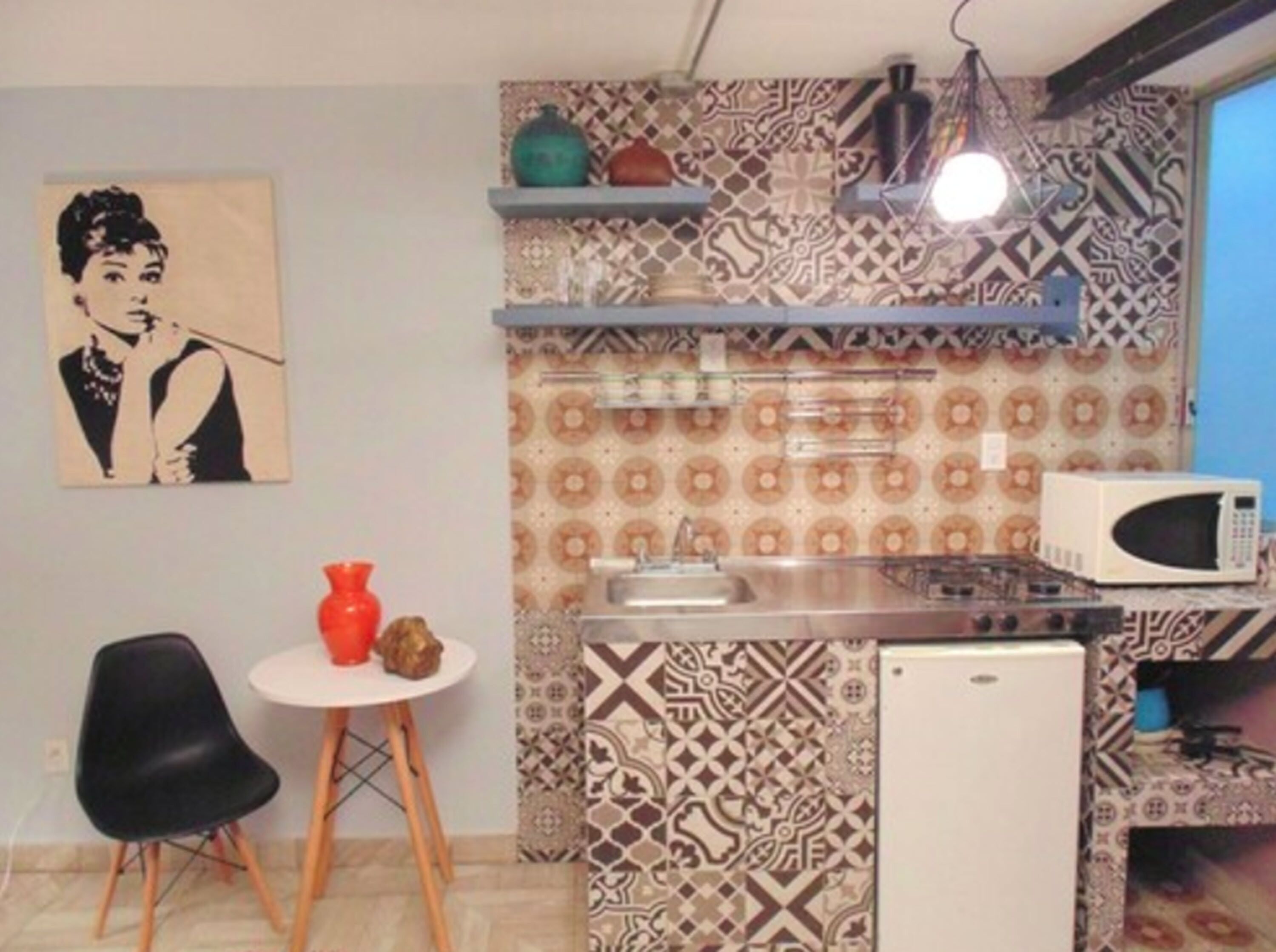 Standard Suite, 1 Double Bed, Kitchen | Private kitchen | Fridge, microwave, stovetop, cookware/dishes/utensils