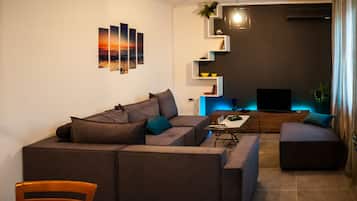 Panoramic House, Multiple Beds, Non Smoking, Sea View | Living room | Smart TV, Netflix