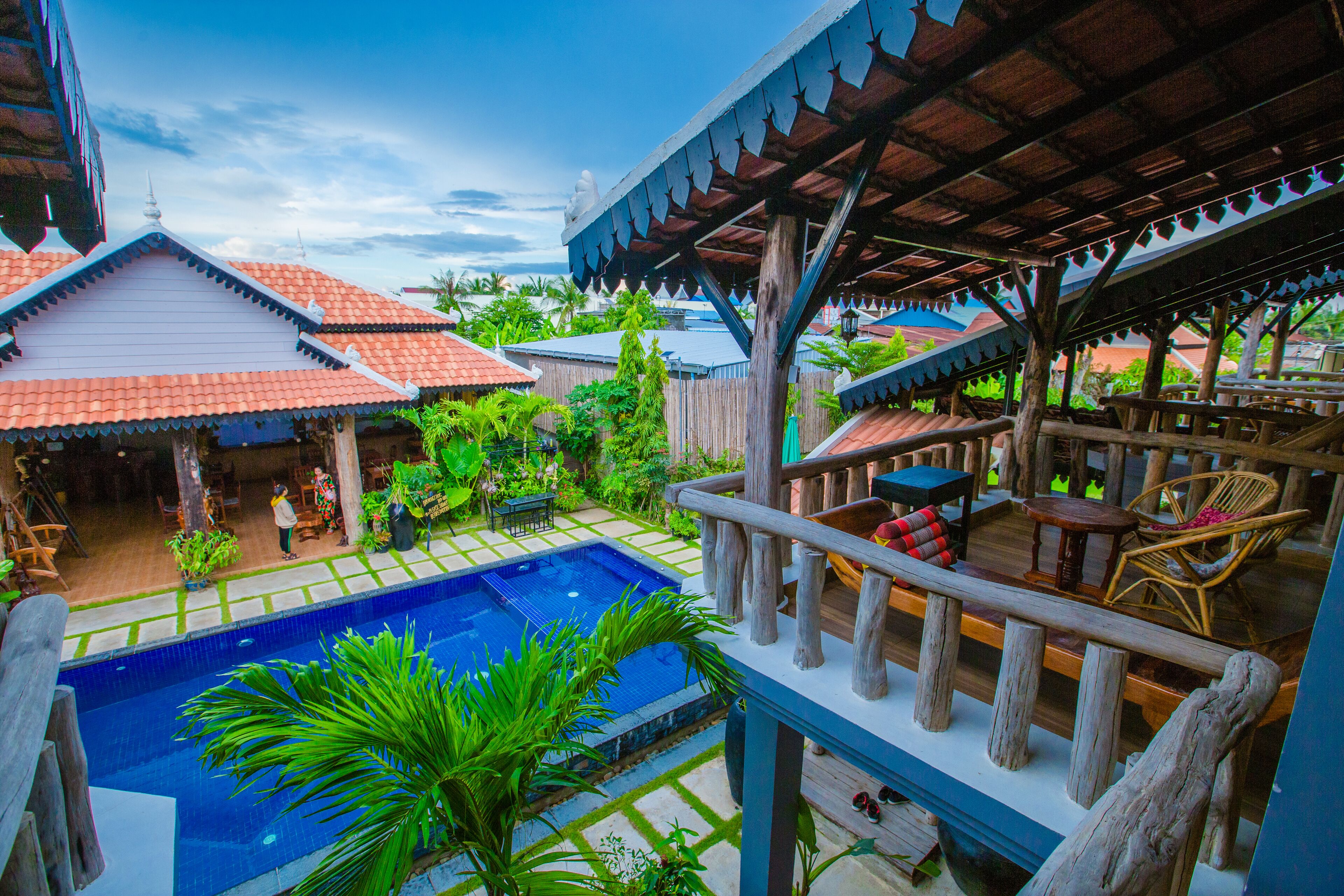 ห้องดีลักซ์ดับเบิล, เตียงคิงไซส์ 1 เตียง, วิวสระว่ายน้ำ | วิวจากห้องพัก