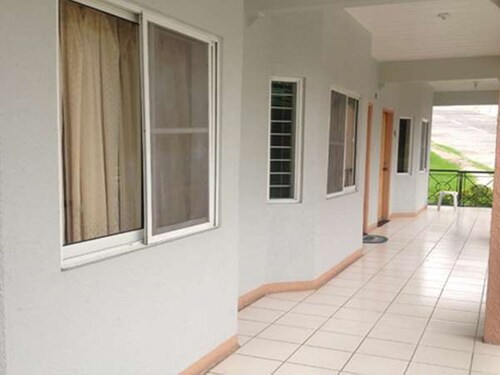Gardenville Hotel
