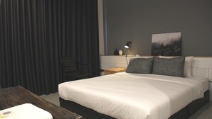스탠다드룸 | 책상, 무료 WiFi