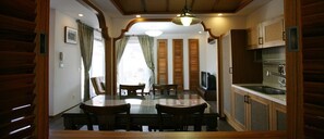 Family Room | Private kitchenette | Fridge, microwave, stovetop, electric kettle