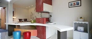 Couple Room | Private kitchenette | Fridge, microwave, stovetop, electric kettle - Mediterra County (Pyeongchang)