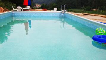 Seasonal outdoor pool